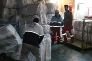تلاش شبانه روزی کارکنان صنایع نساجی در پشتیبانی و ارسال اقلام به مناطق زلزله زده غرب کشور